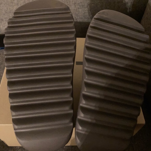 Yeezy slides - Picture 4 of 7